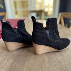 Blondo Black Suede Wedge Bootie size 10